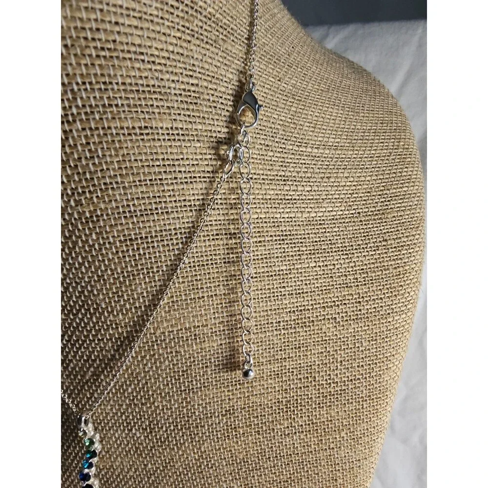Avon Believe in Love Ombré Pendant Necklace Cool